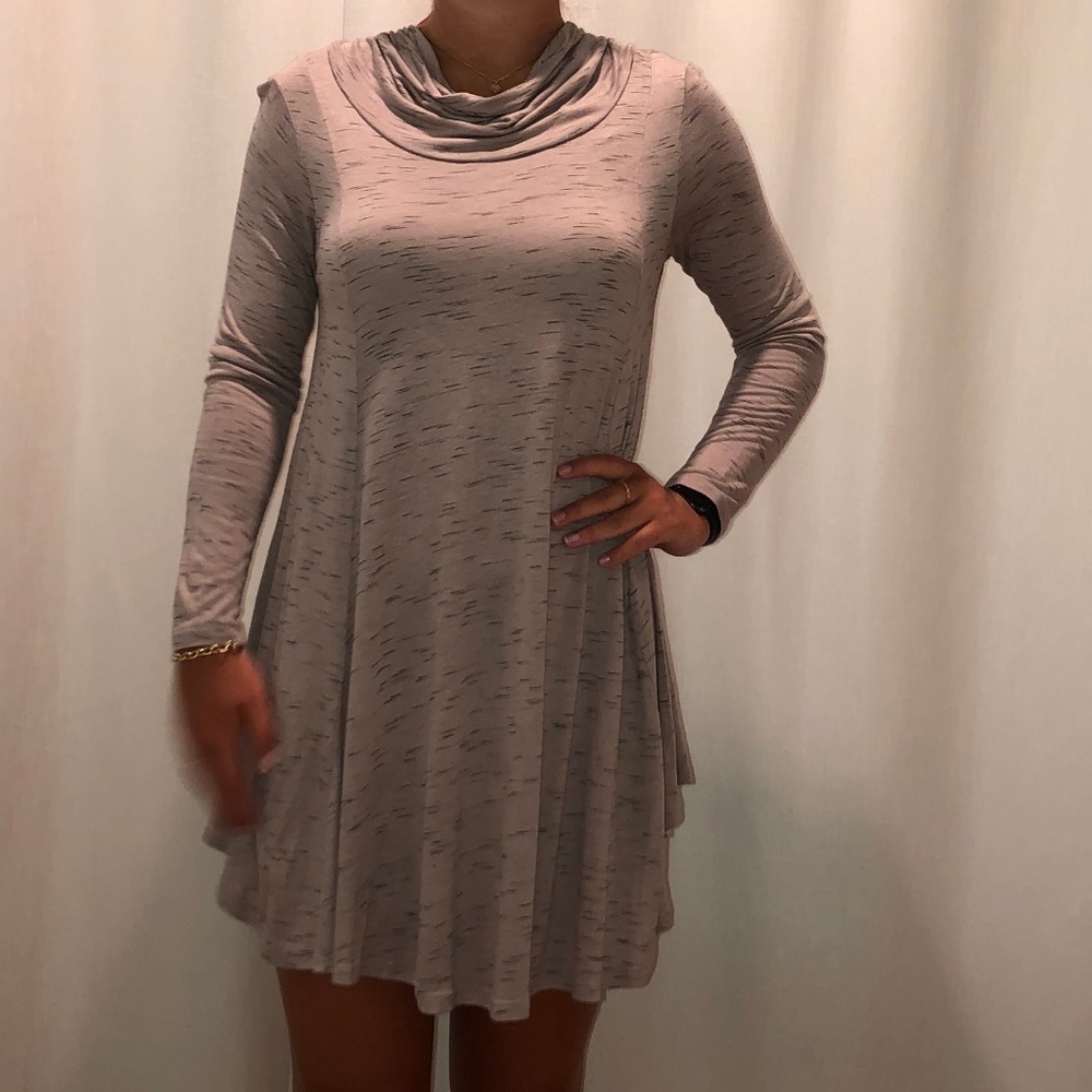 Long-sleeve patterned dress